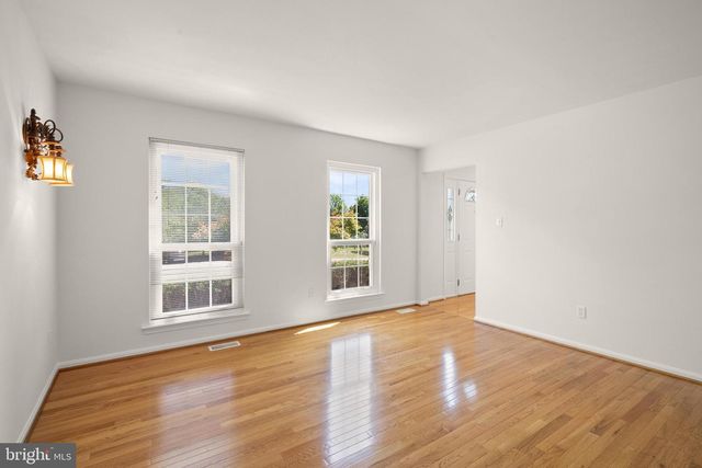 1454 PARKVALE CT, Herndon, VA 20170
