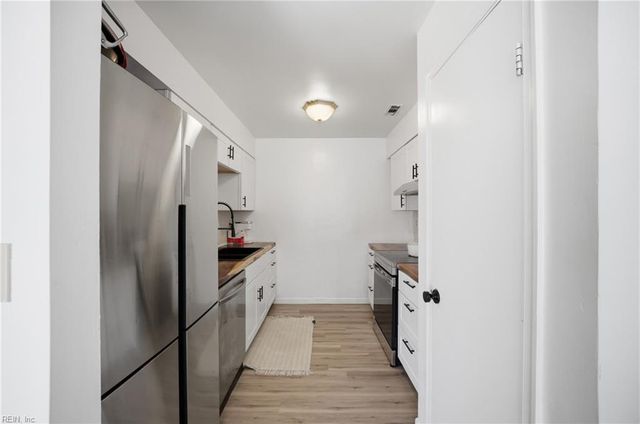 5444 Chatham Lake DR, Virginia Beach, VA 23464