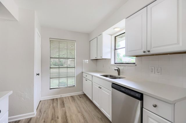 1720 Hearthstone Drive, Plano, TX 75023