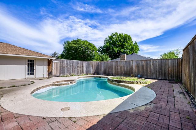 1720 Hearthstone Drive, Plano, TX 75023