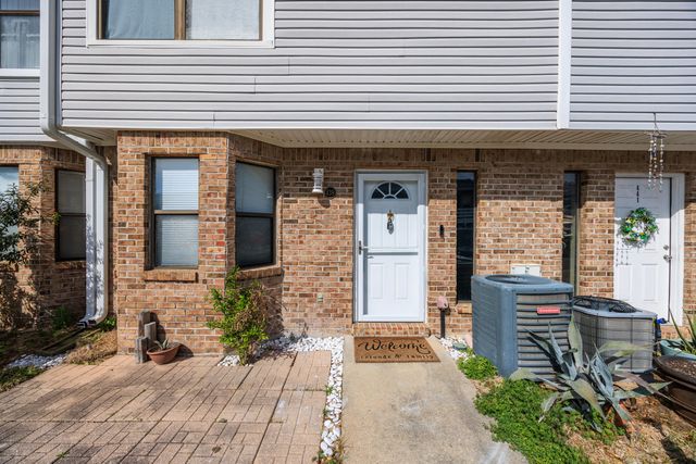 439 Waterway Lane, Fort Walton Beach, FL 32547