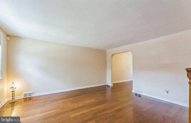 2864 CUSHING RD, Camden, NJ 08104