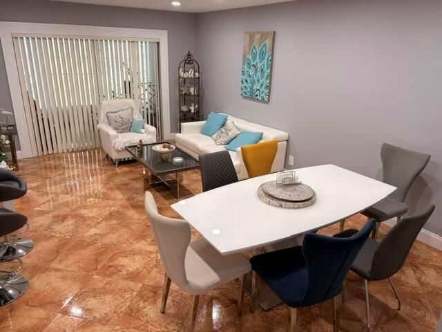 5103 NW 35th Street 401, Lauderdale Lakes, FL 33319
