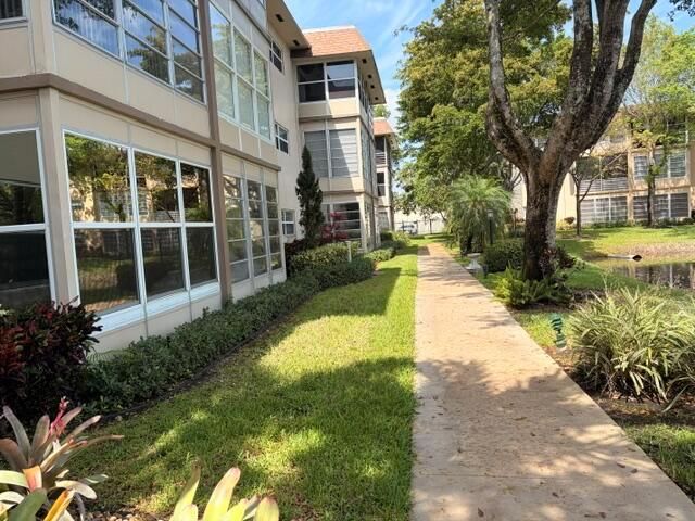 5103 NW 35th Street 401, Lauderdale Lakes, FL 33319