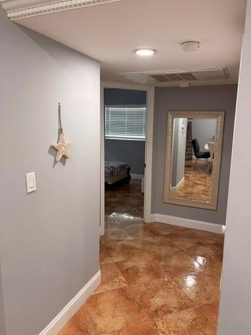 5103 NW 35th Street 401, Lauderdale Lakes, FL 33319