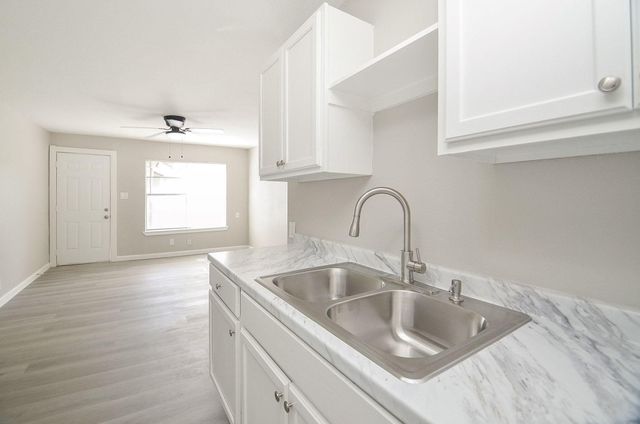 6010 Collingsworth 2, Houston, TX 77026