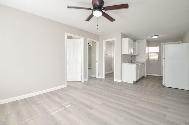 6010 Collingsworth 2, Houston, TX 77026