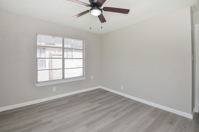 6010 Collingsworth 2, Houston, TX 77026