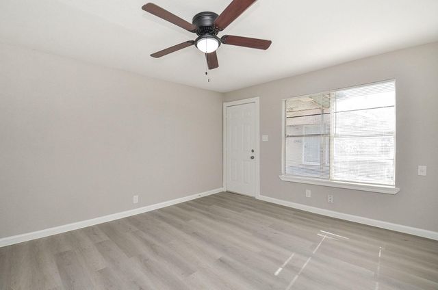 6010 Collingsworth 2, Houston, TX 77026
