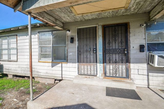 6010 Collingsworth 2, Houston, TX 77026