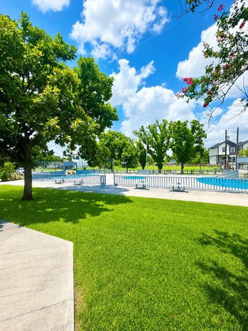 6010 Collingsworth 2, Houston, TX 77026