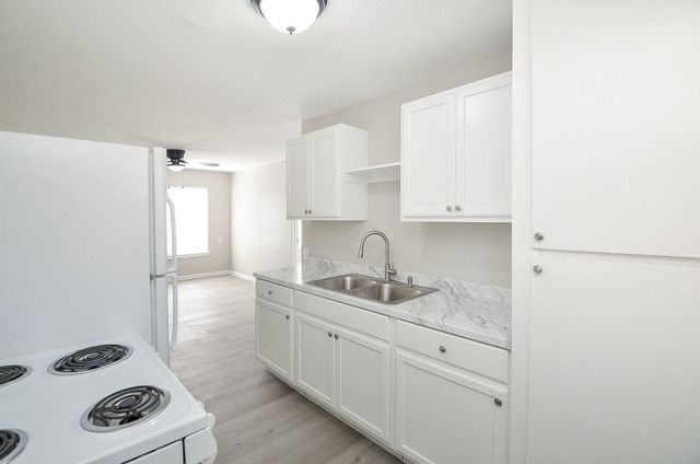 6010 Collingsworth 2, Houston, TX 77026