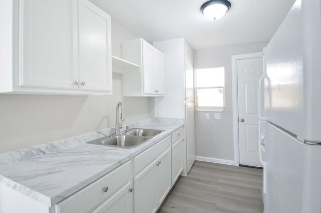 6010 Collingsworth 2, Houston, TX 77026