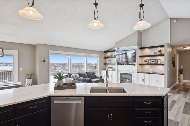 932 Farmers Ridge Trail, Belle Plaine, MN 56011