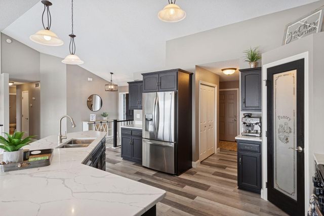 932 Farmers Ridge Trail, Belle Plaine, MN 56011