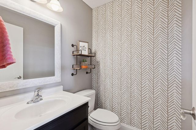 932 Farmers Ridge Trail, Belle Plaine, MN 56011