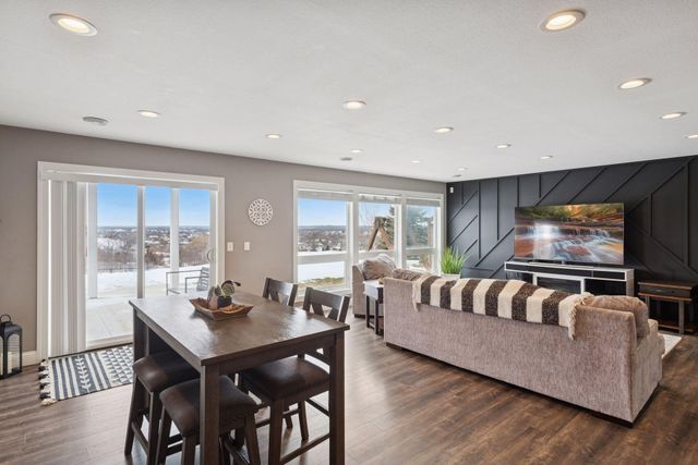 932 Farmers Ridge Trail, Belle Plaine, MN 56011