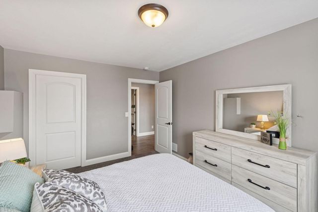 932 Farmers Ridge Trail, Belle Plaine, MN 56011