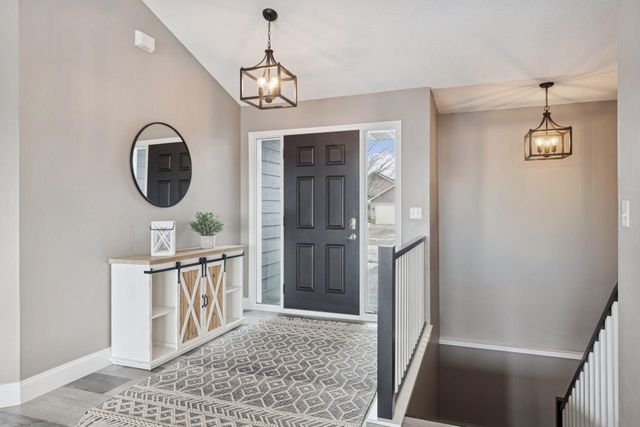 932 Farmers Ridge Trail, Belle Plaine, MN 56011