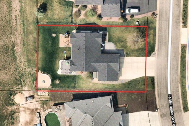 932 Farmers Ridge Trail, Belle Plaine, MN 56011