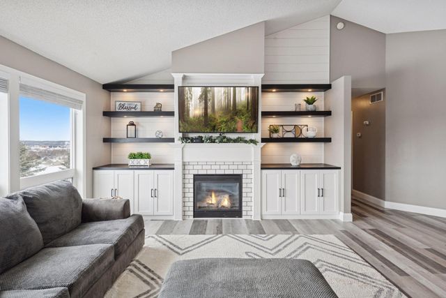 932 Farmers Ridge Trail, Belle Plaine, MN 56011