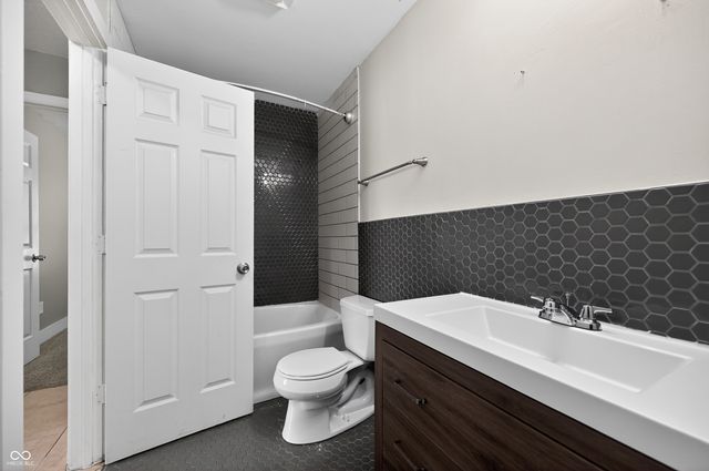 5020 Elliott Avenue, Indianapolis, IN 46201