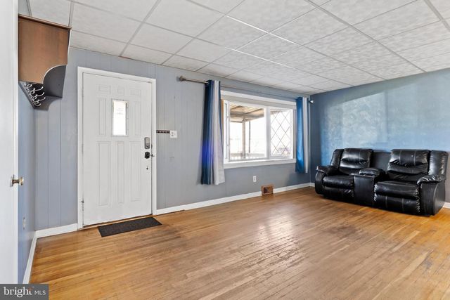 16 NISSLEY DR, Middletown, PA 17057