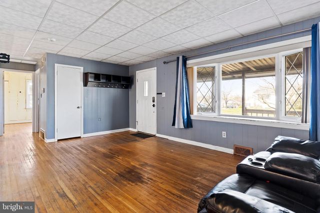 16 NISSLEY DR, Middletown, PA 17057