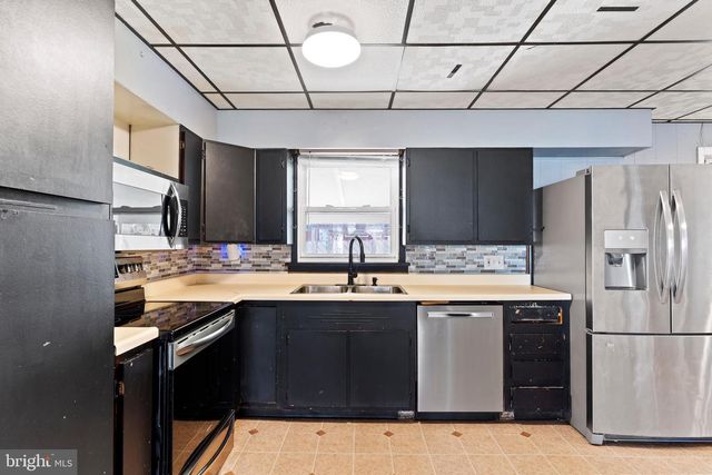 16 NISSLEY DR, Middletown, PA 17057