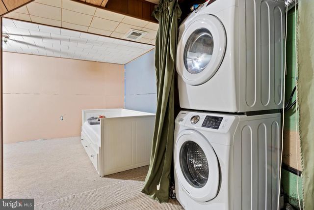 16 NISSLEY DR, Middletown, PA 17057