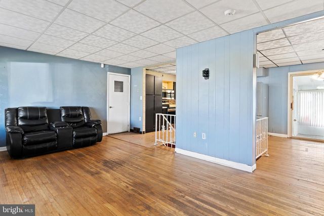 16 NISSLEY DR, Middletown, PA 17057