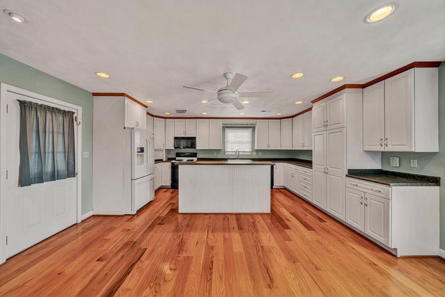 7633 Deer Branch RD, Roanoke, VA 24019