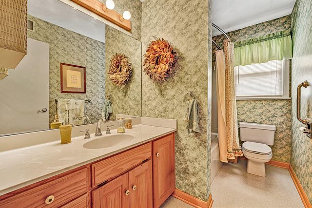 7633 Deer Branch RD, Roanoke, VA 24019