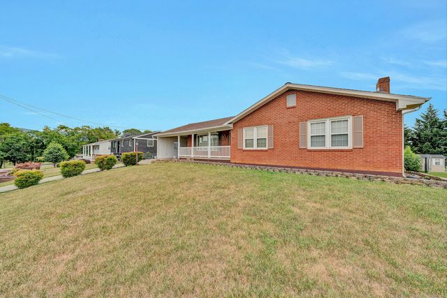 7633 Deer Branch RD, Roanoke, VA 24019
