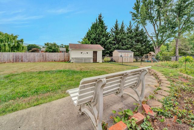 7633 Deer Branch RD, Roanoke, VA 24019