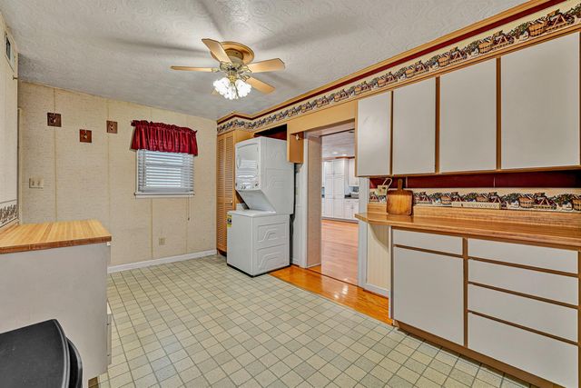 7633 Deer Branch RD, Roanoke, VA 24019