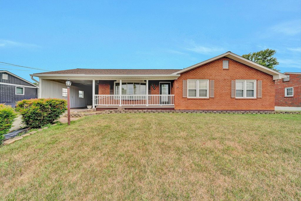 7633 Deer Branch RD, Roanoke, VA 24019