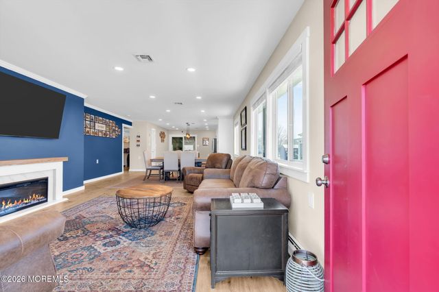 61 Falmouth Street, Toms River, NJ 08757