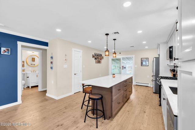 61 Falmouth Street, Toms River, NJ 08757