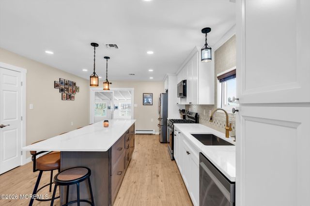 61 Falmouth Street, Toms River, NJ 08757