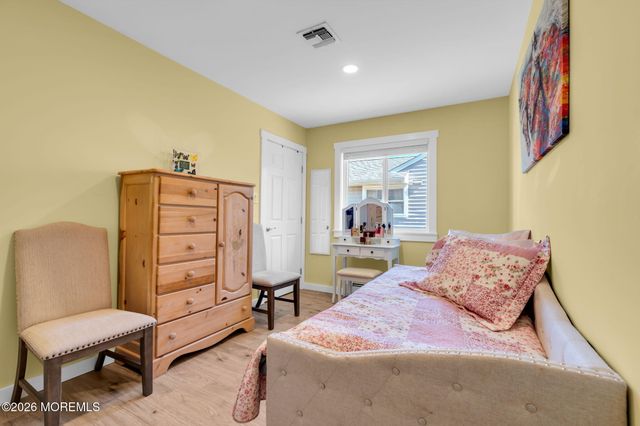 61 Falmouth Street, Toms River, NJ 08757