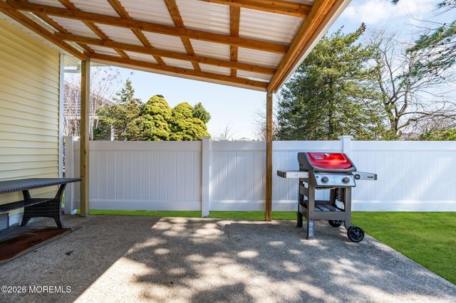 61 Falmouth Street, Toms River, NJ 08757