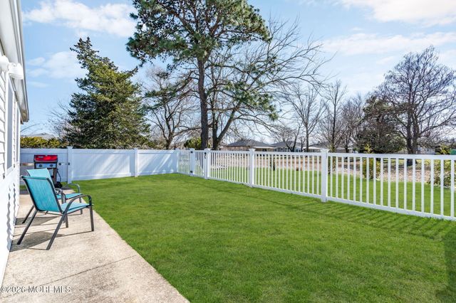 61 Falmouth Street, Toms River, NJ 08757