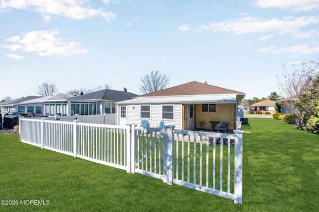 61 Falmouth Street, Toms River, NJ 08757