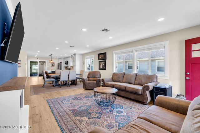 61 Falmouth Street, Toms River, NJ 08757