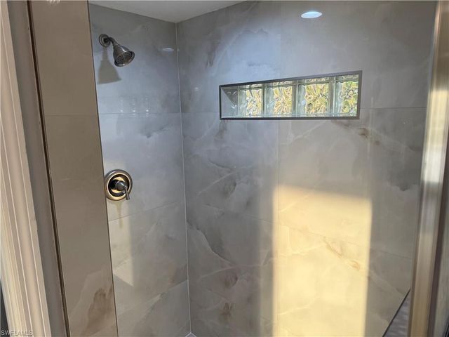 11574 Royal Tee CIR, Cape Coral, FL 33991