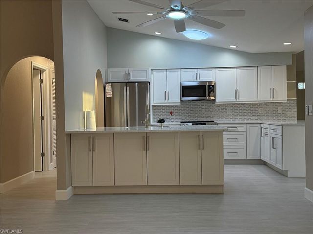 11574 Royal Tee CIR, Cape Coral, FL 33991