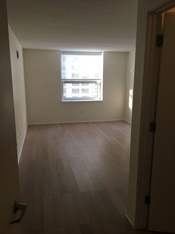 545 N Dearborn Street 2102, Chicago, IL 60654