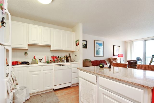 545 N Dearborn Street 2102, Chicago, IL 60654