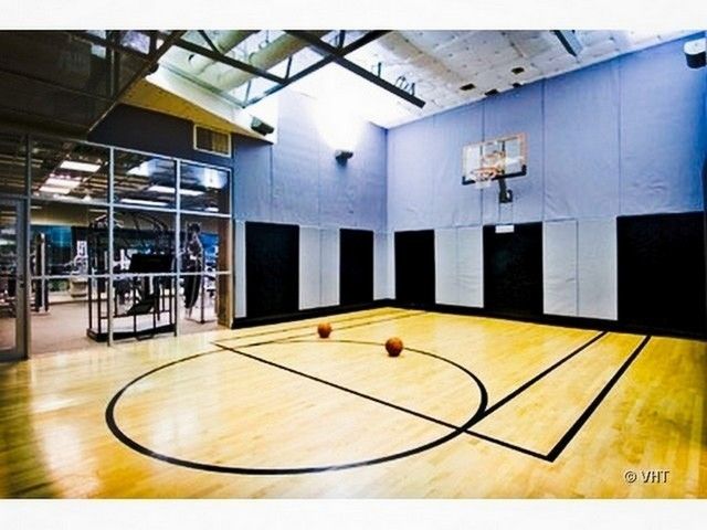 545 N Dearborn Street 2102, Chicago, IL 60654